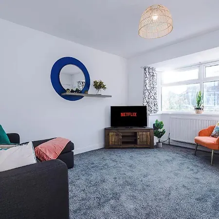 Charming And Modern 3br Steps Away From Center Сasa de vacaciones York