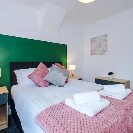 Charming And Modern 3br Steps Away From Center Дом отдыха Йорк