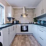 Tatil Evi Charming And Modern 3br Steps Away From Center York