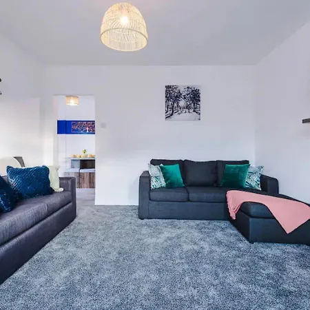 Charming And Modern 3br Steps Away From Center Casa de Férias