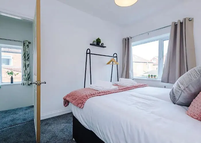 Charming And Modern 3br Steps Away From Center * York