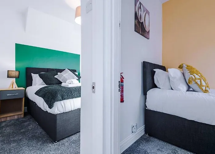 Charming And Modern 3br Steps Away From Center Semesterbostad York