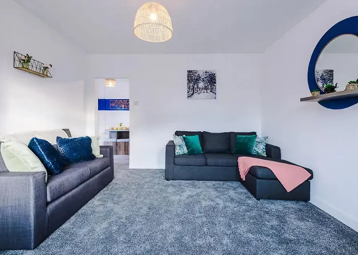 Charming And Modern 3br Steps Away From Center Casa de Férias