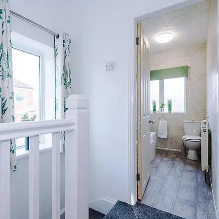 Ferienhaus Charming And Modern 3br Steps Away From Center *