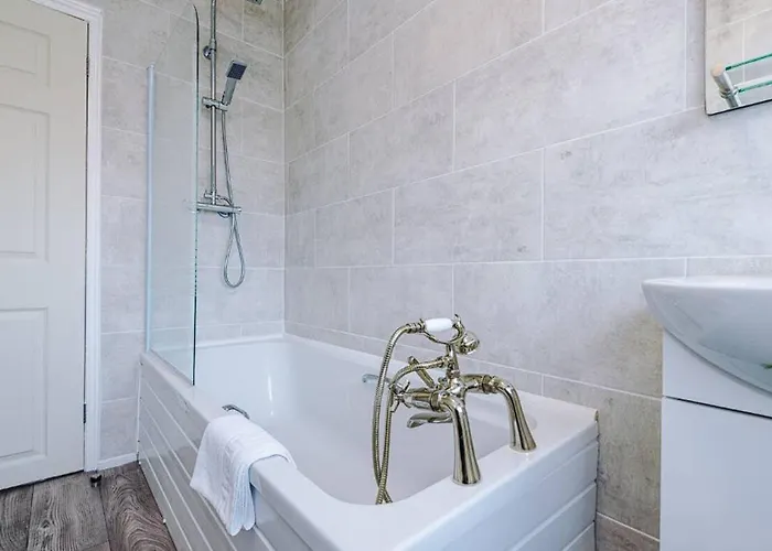 Charming And Modern 3br Steps Away From Center Dom wakacyjny