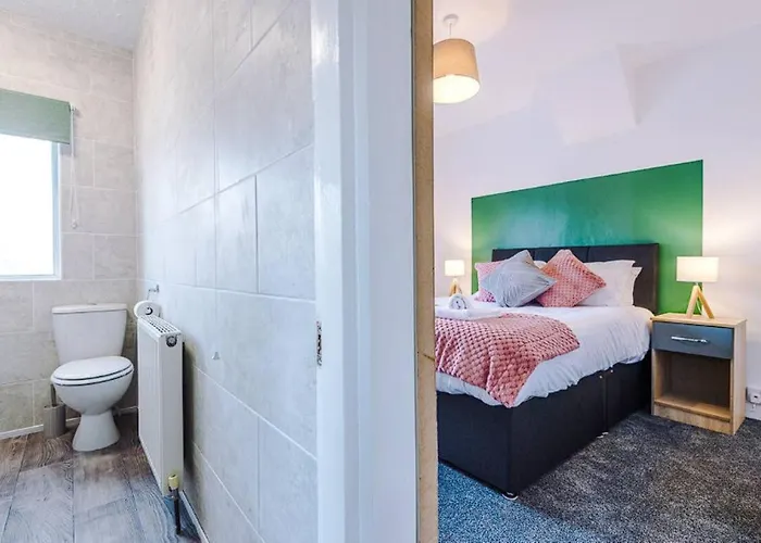 Charming And Modern 3br Steps Away From Center Vakantiehuis York