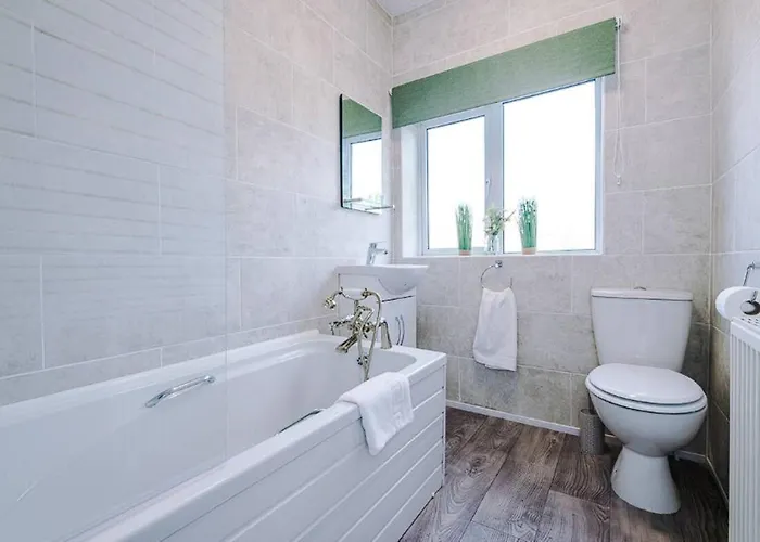 Vakantiehuis Charming And Modern 3br Steps Away From Center York